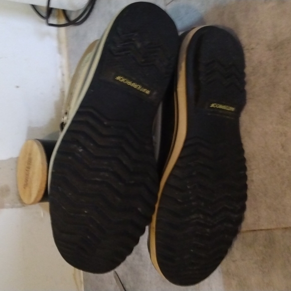 Sorel - Picture 4 of 6
